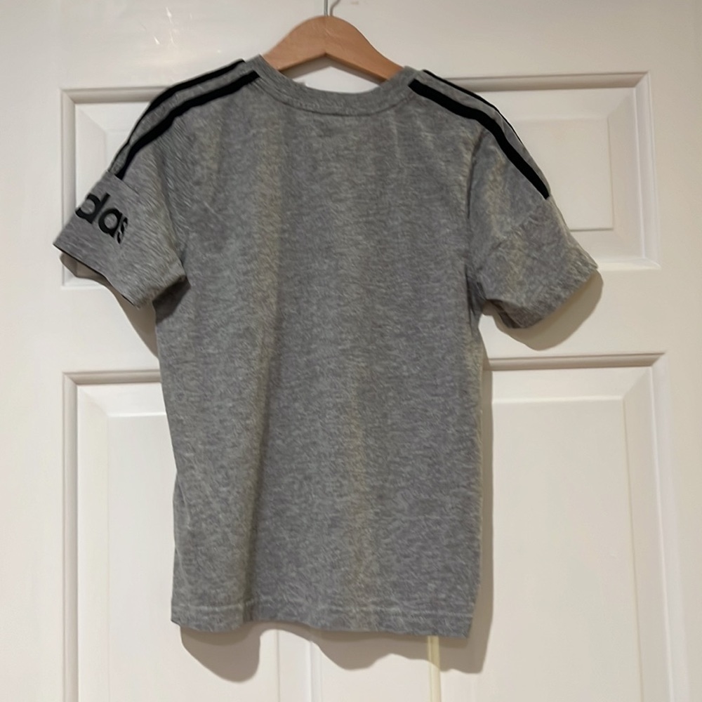 Adidas Tee - Picture 4 of 5